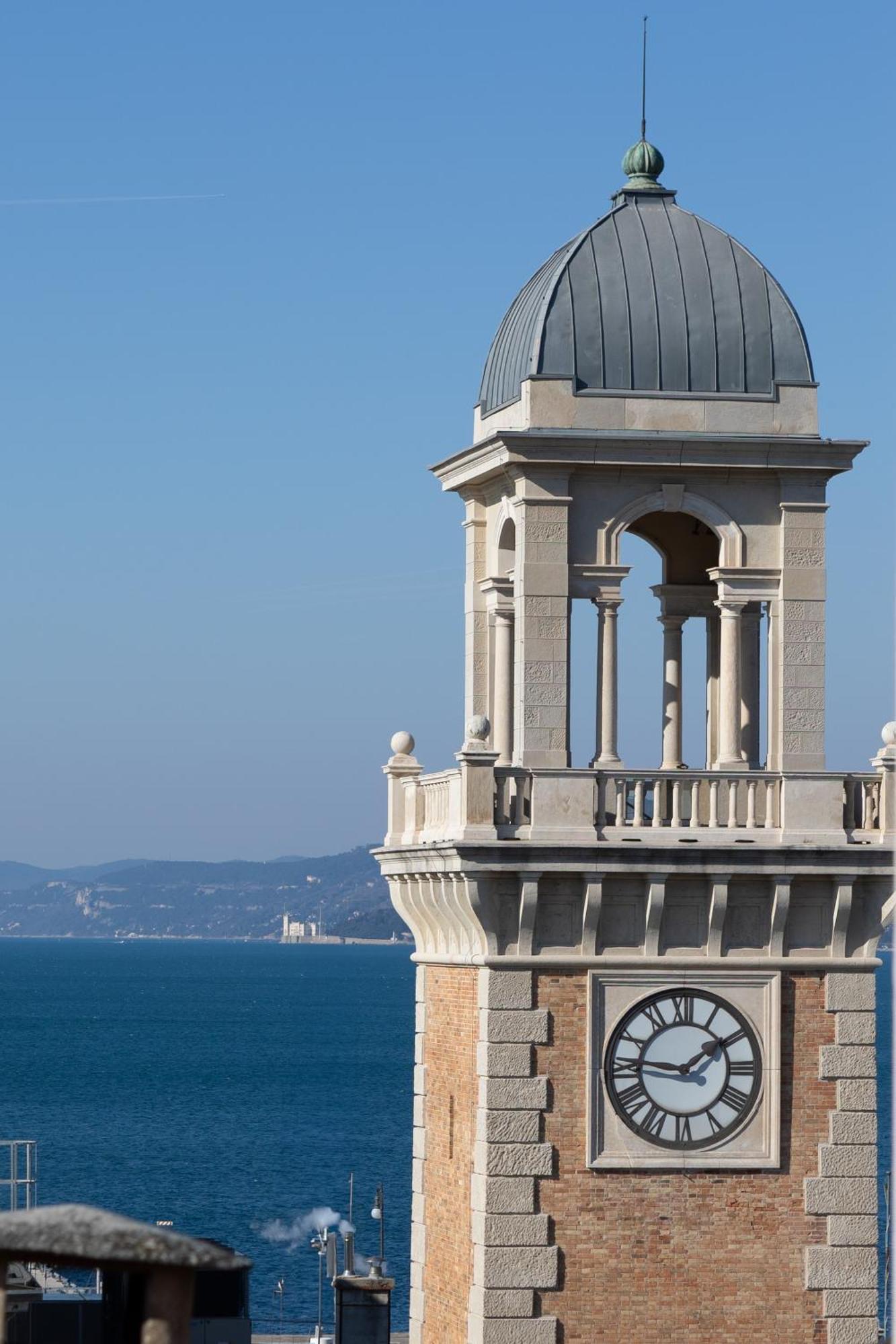 Appartamento Mansarda Piazza Venezia Trieste Esterno foto