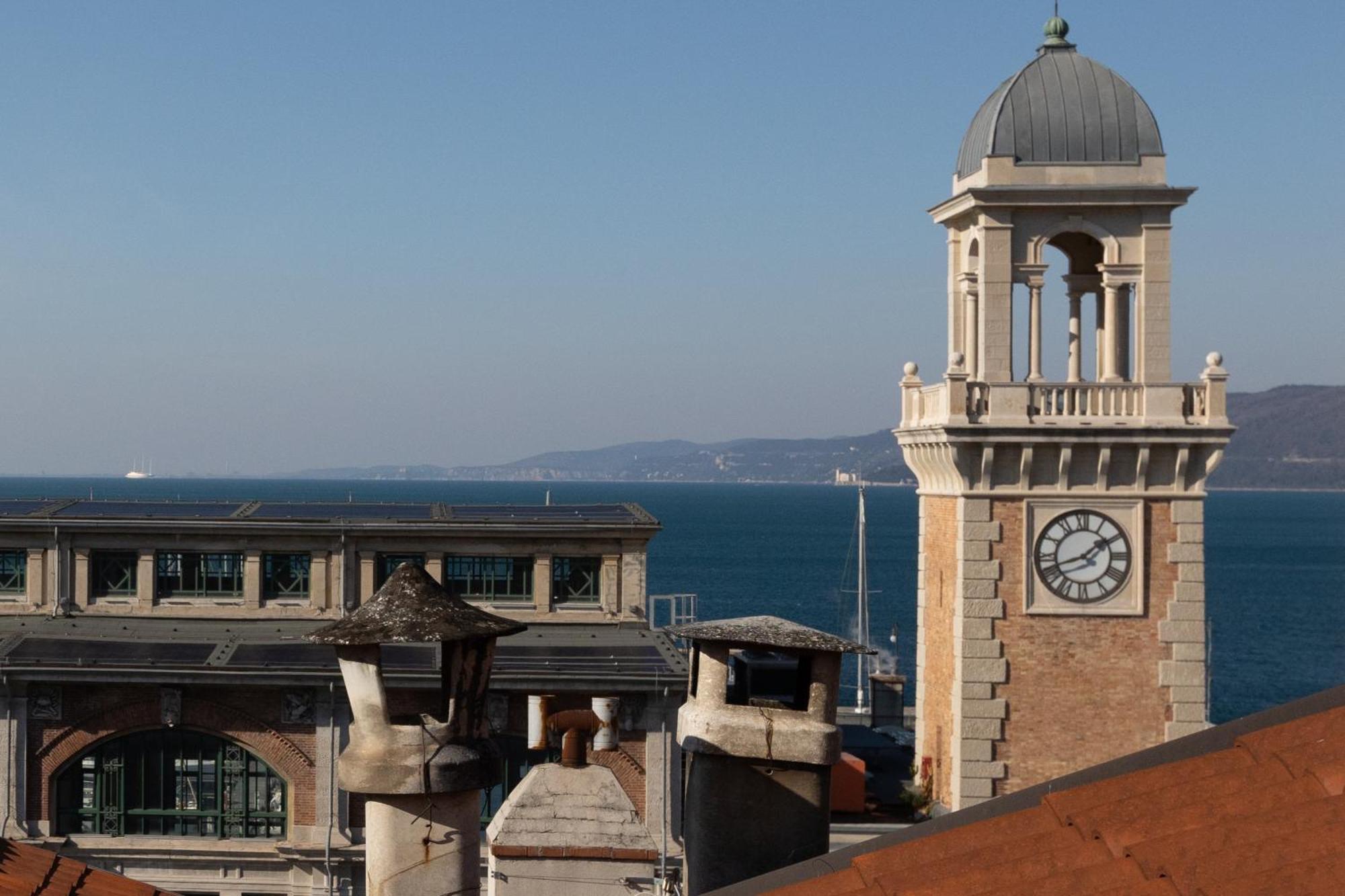 Appartamento Mansarda Piazza Venezia Trieste Esterno foto