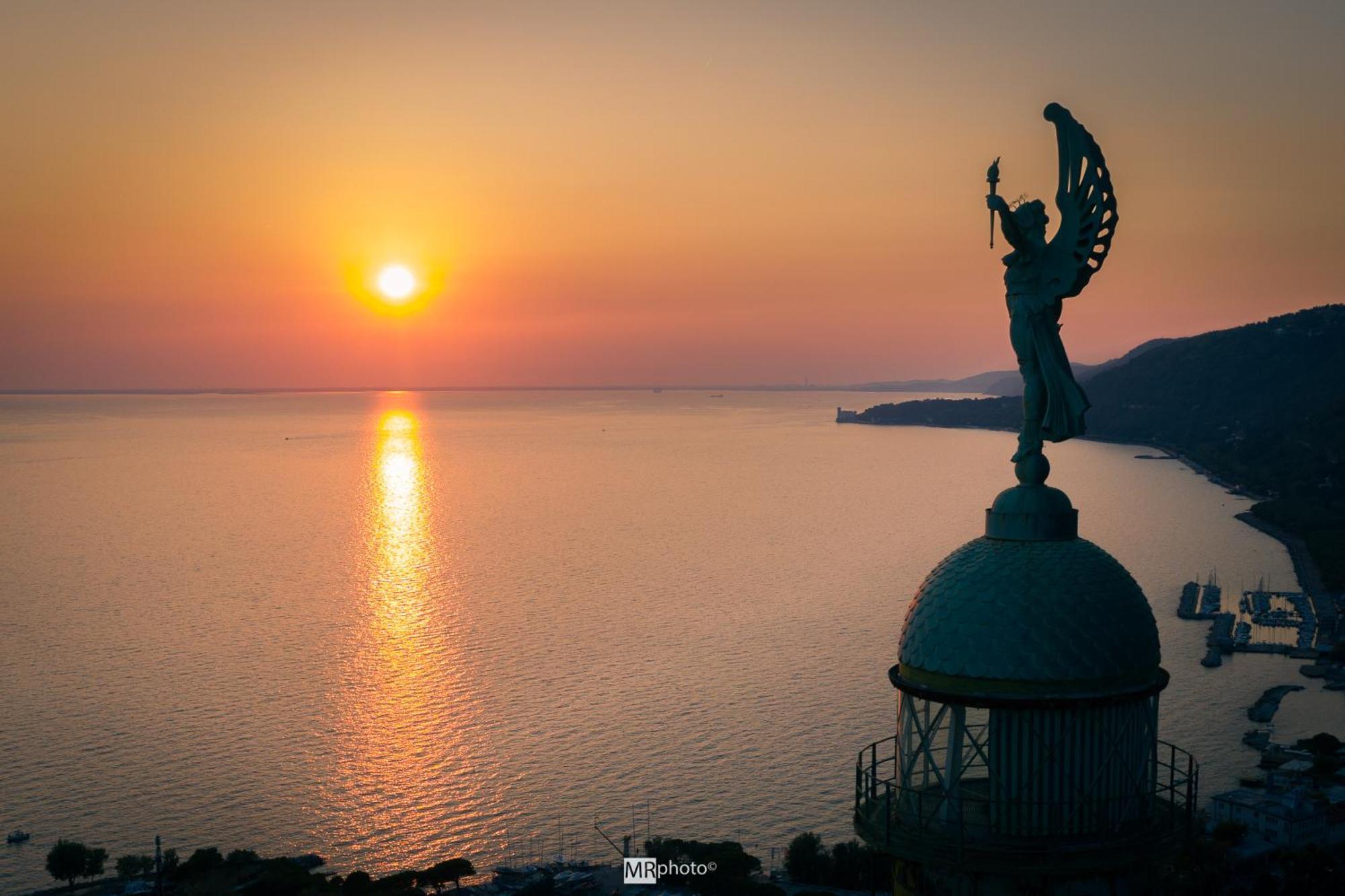 Appartamento Mansarda Piazza Venezia Trieste Esterno foto